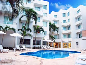 Ramada Cancun 3*