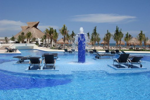 Blue Bay Grand Esmeralda 5*