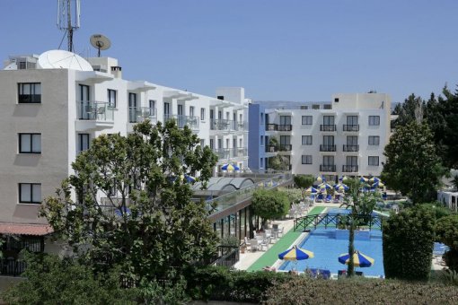 Candia Park Village 4*