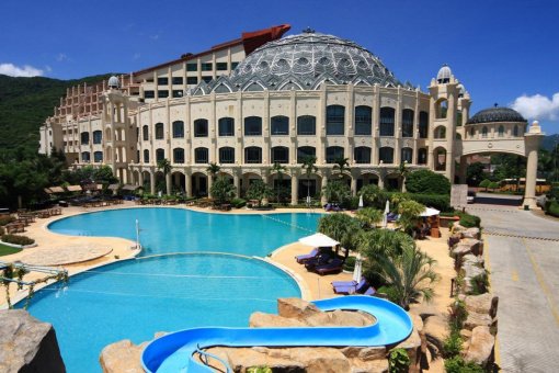 Universal Resort Sanya 5*
