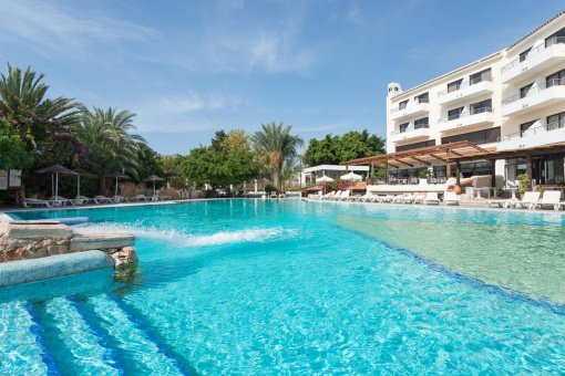 Paphos Gardens Holiday Resort 3*