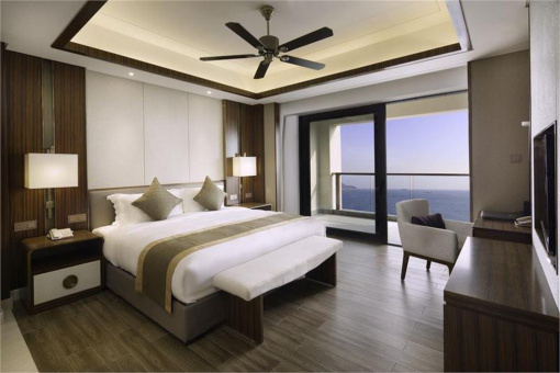 Jinghai Hotel & Resort 5*